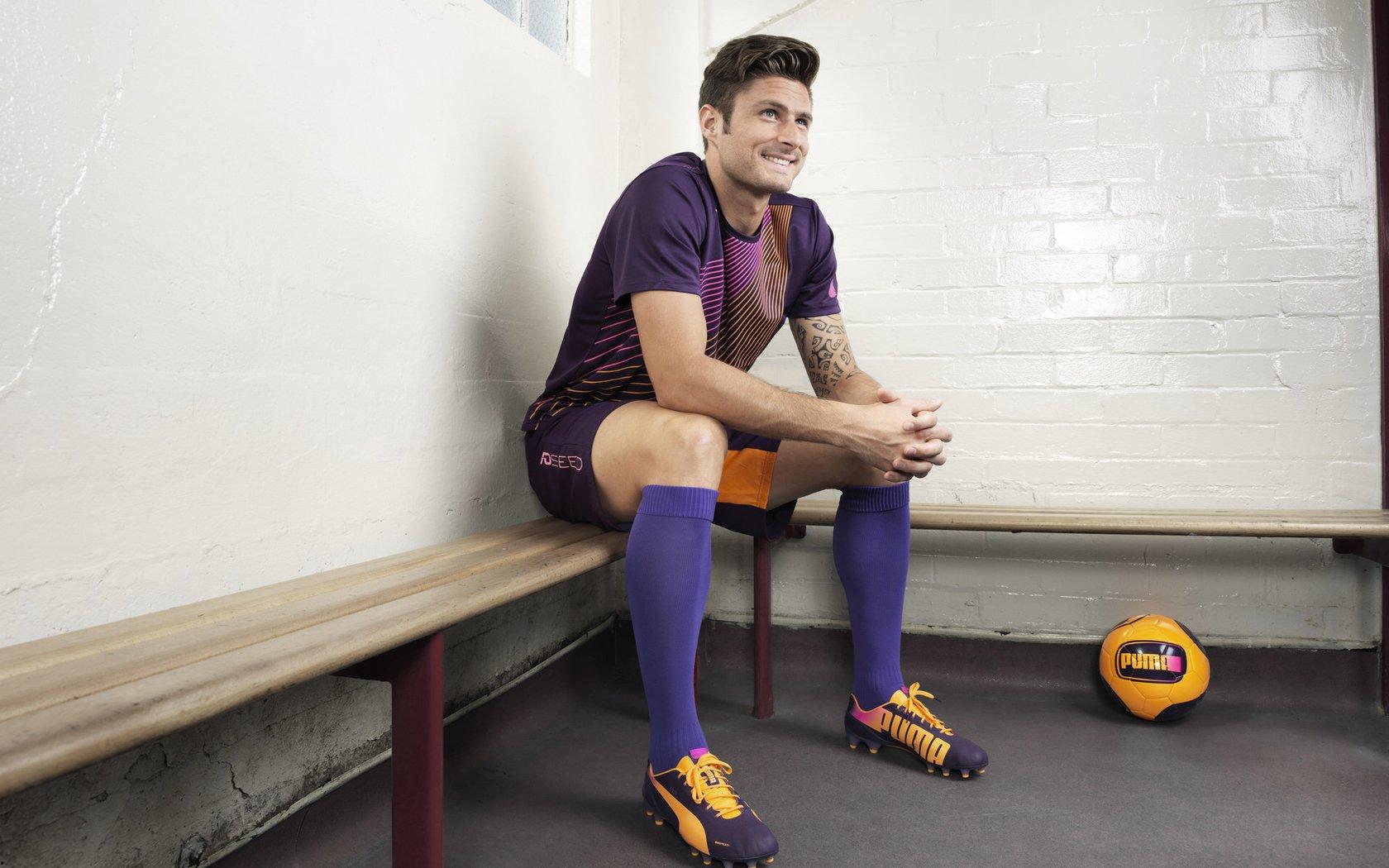 欧足联指派争议名哨 桑切斯执法国安联焦点战 拜仁切尔西欧冠首轮再燃战火